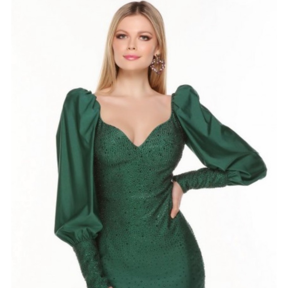 Alyce Paris 4579 Puff Long Sleeve Dress in Pine Green. Size 2.